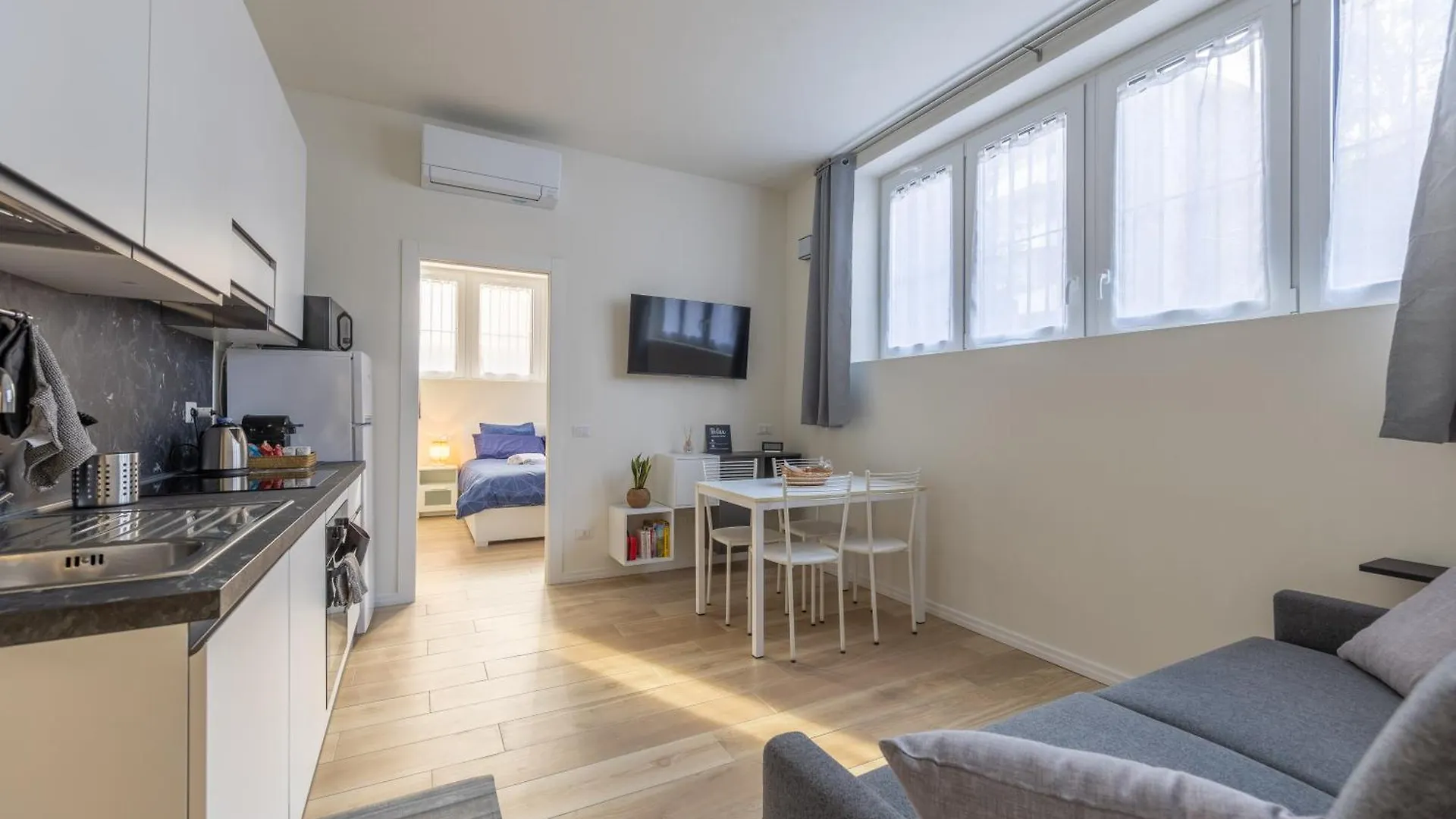 Milan - San Siro Corner, Apartment With Private Parking