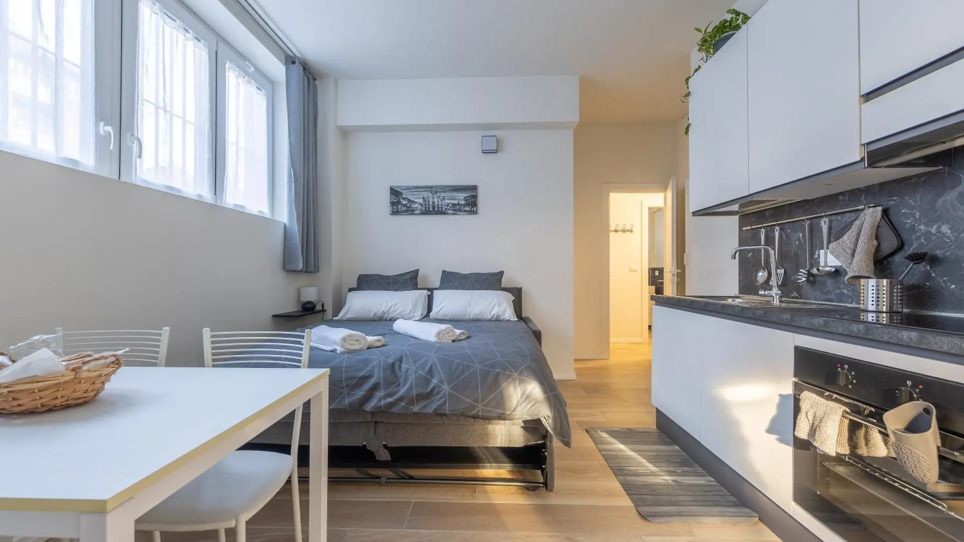 Milan - San Siro Corner, Apartment With Private Parking 0*,  Italia
